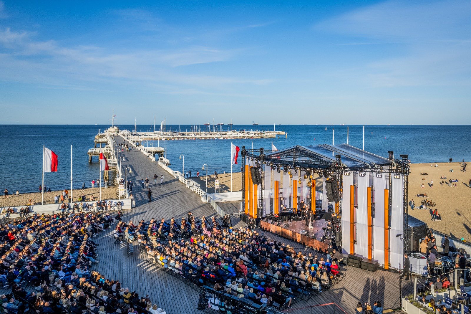 aktualność: Majówka na molo. Koncert "Zakochani w piosence".